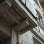 Kompleksowy poradnik dotyczący świadomego wyboru, osadzenia oraz bezproblemowego użytkowania betonowego zbiornika na nieczystości